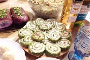 Экономист Проданова поделилась лайфхаками, как сэкономить на новогоднем столе